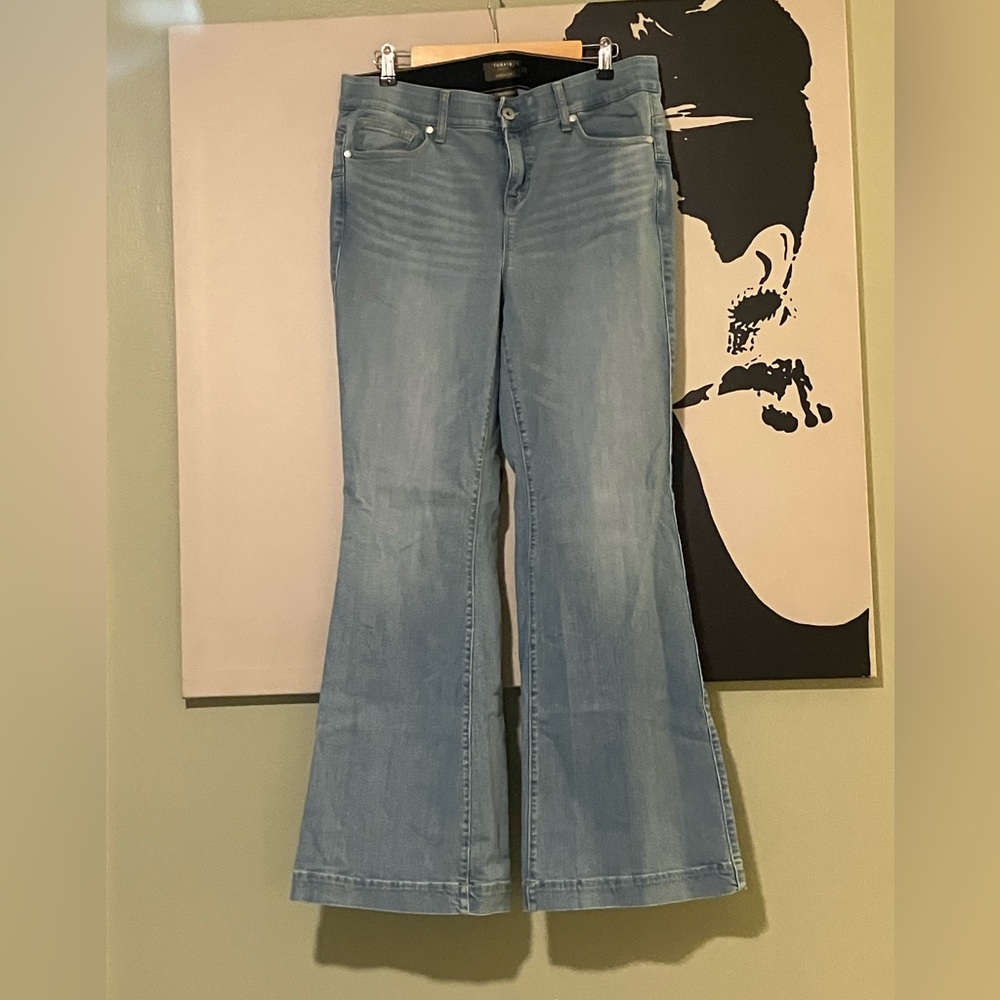 Torrid Bombshell Blue Flared Jeans 14R